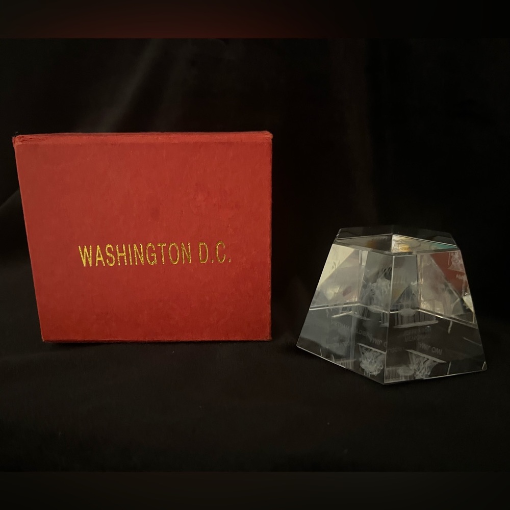 Washington DC Laser Etched Holographic Glass Paperweight